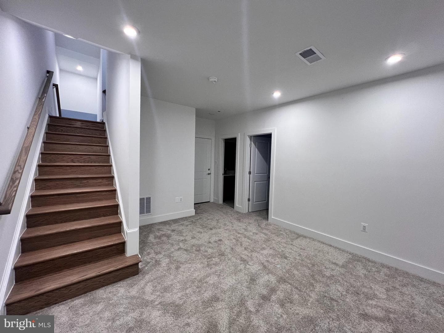 9426 Dandelion Drive photo 18