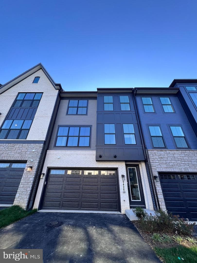 9426 Dandelion Drive photo 5