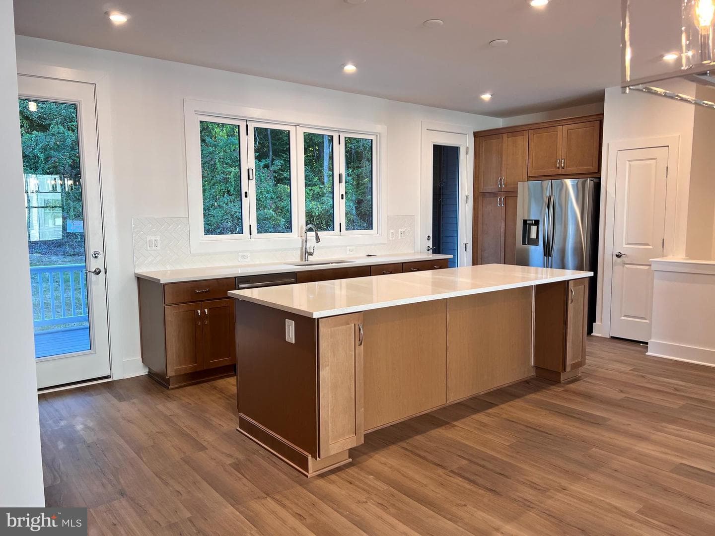 9426 Dandelion Drive photo 6