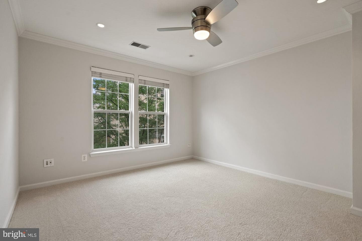 2706 Manhattan Place photo 15