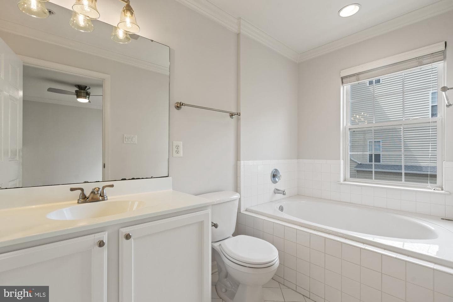 2706 Manhattan Place photo 17