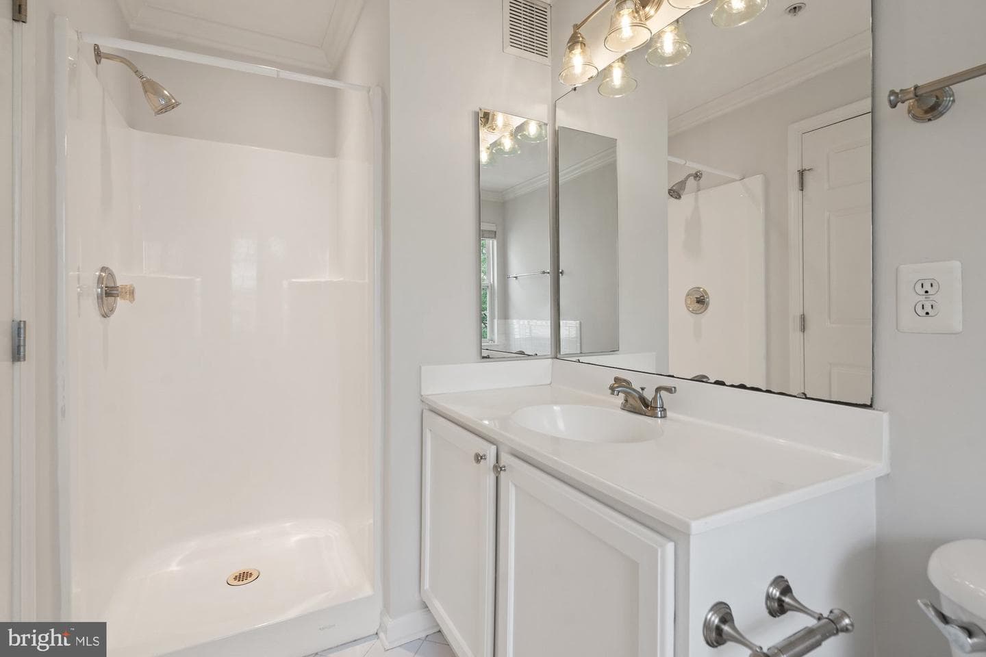 2706 Manhattan Place photo 18
