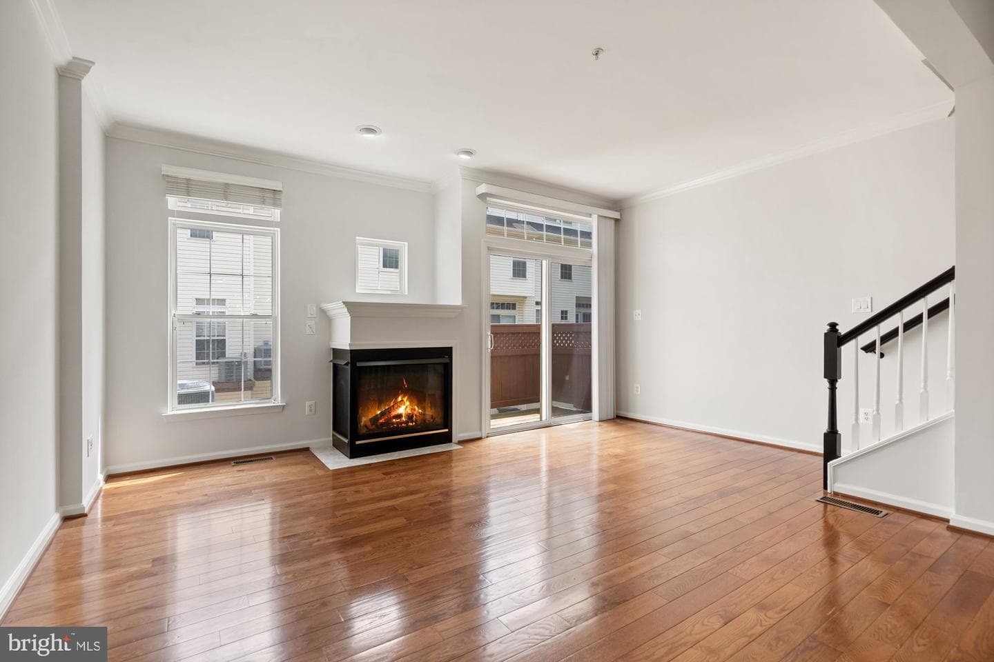 2706 Manhattan Place photo 2