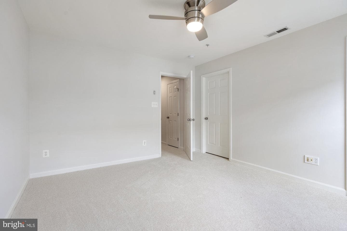 2706 Manhattan Place photo 22