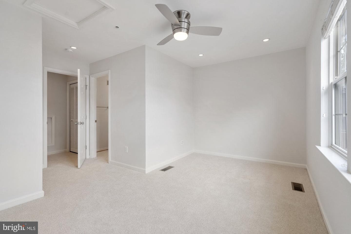 2706 Manhattan Place photo 25