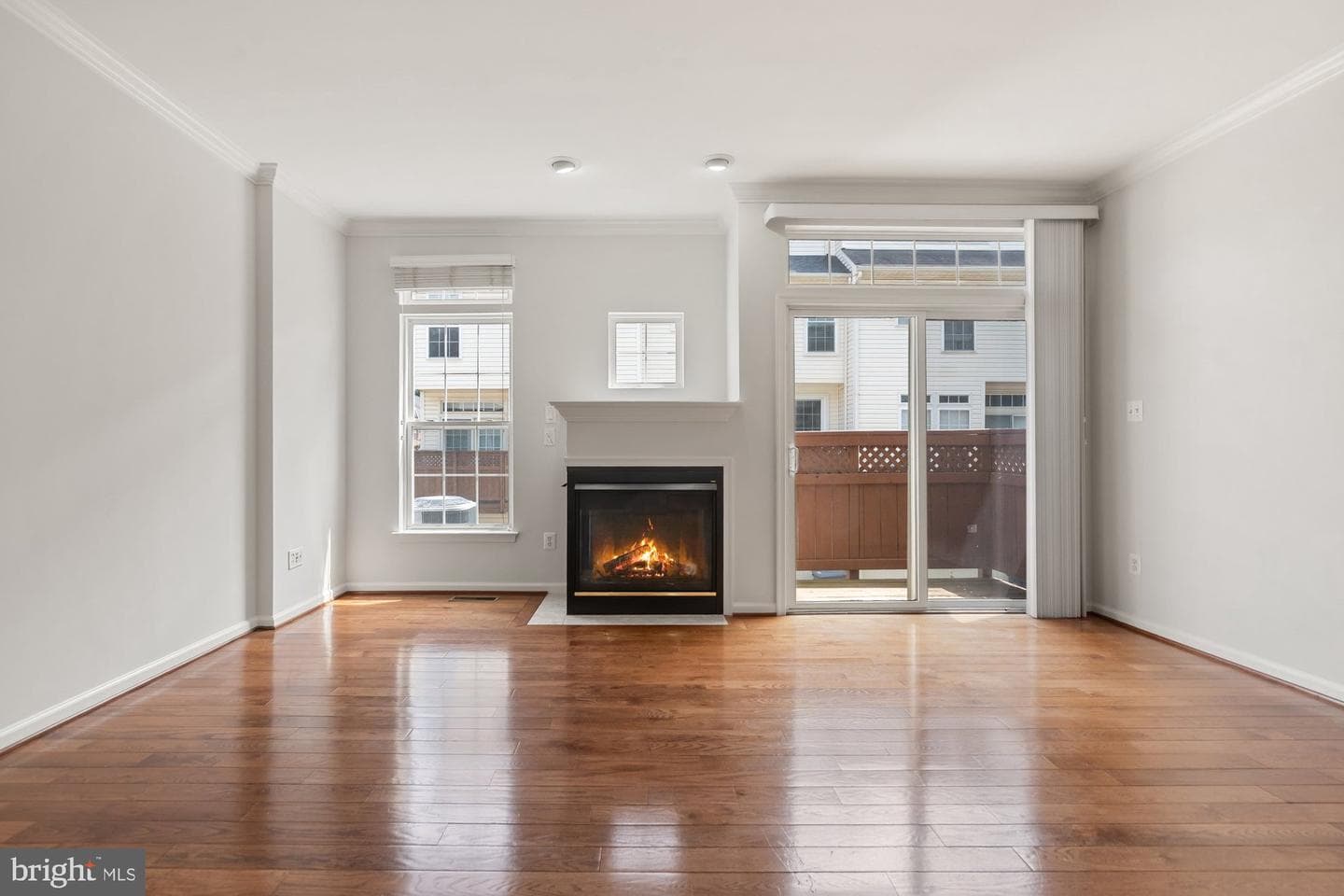 2706 Manhattan Place photo 9