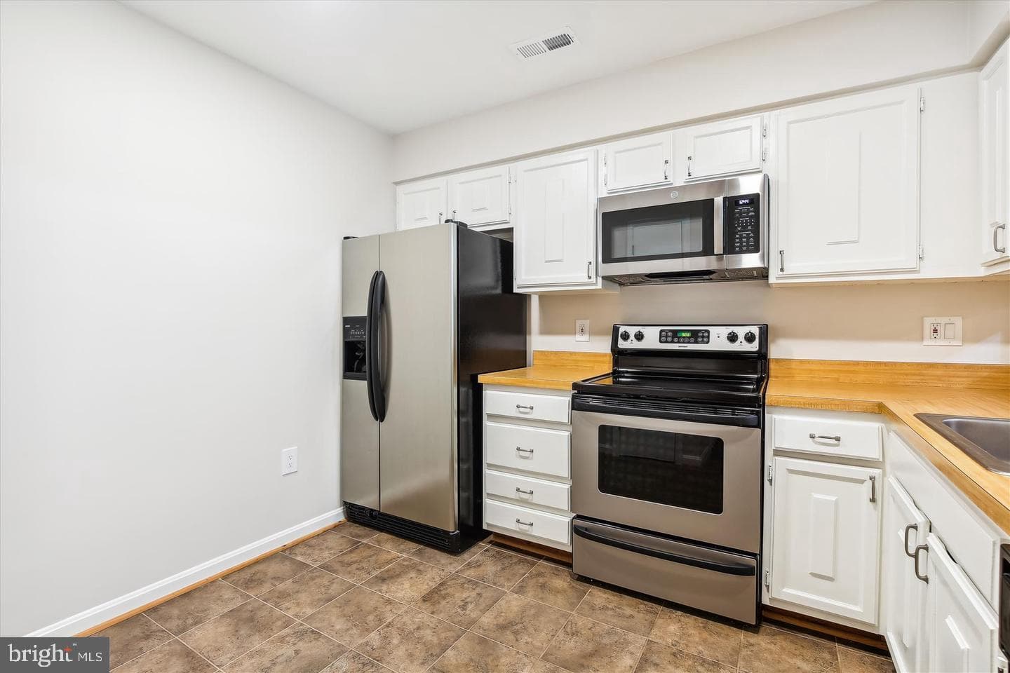 3744 Madison Lane photo 3