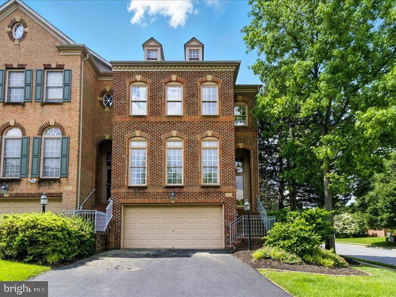 12490 Rose Path Circle photo 1