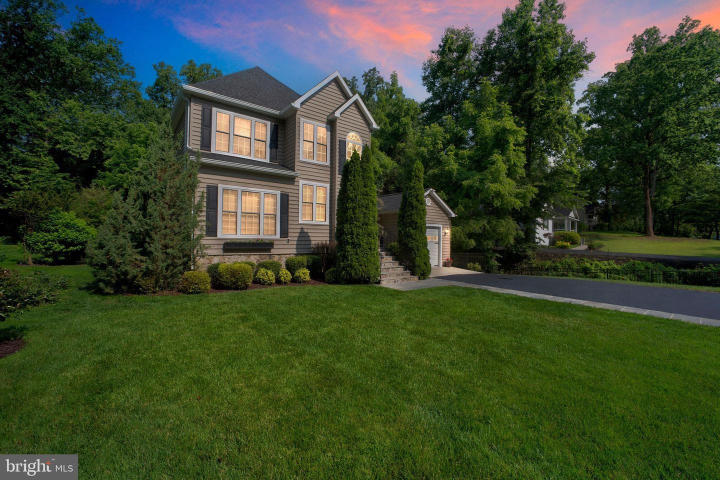 2862 Rosemary Lane photo 2