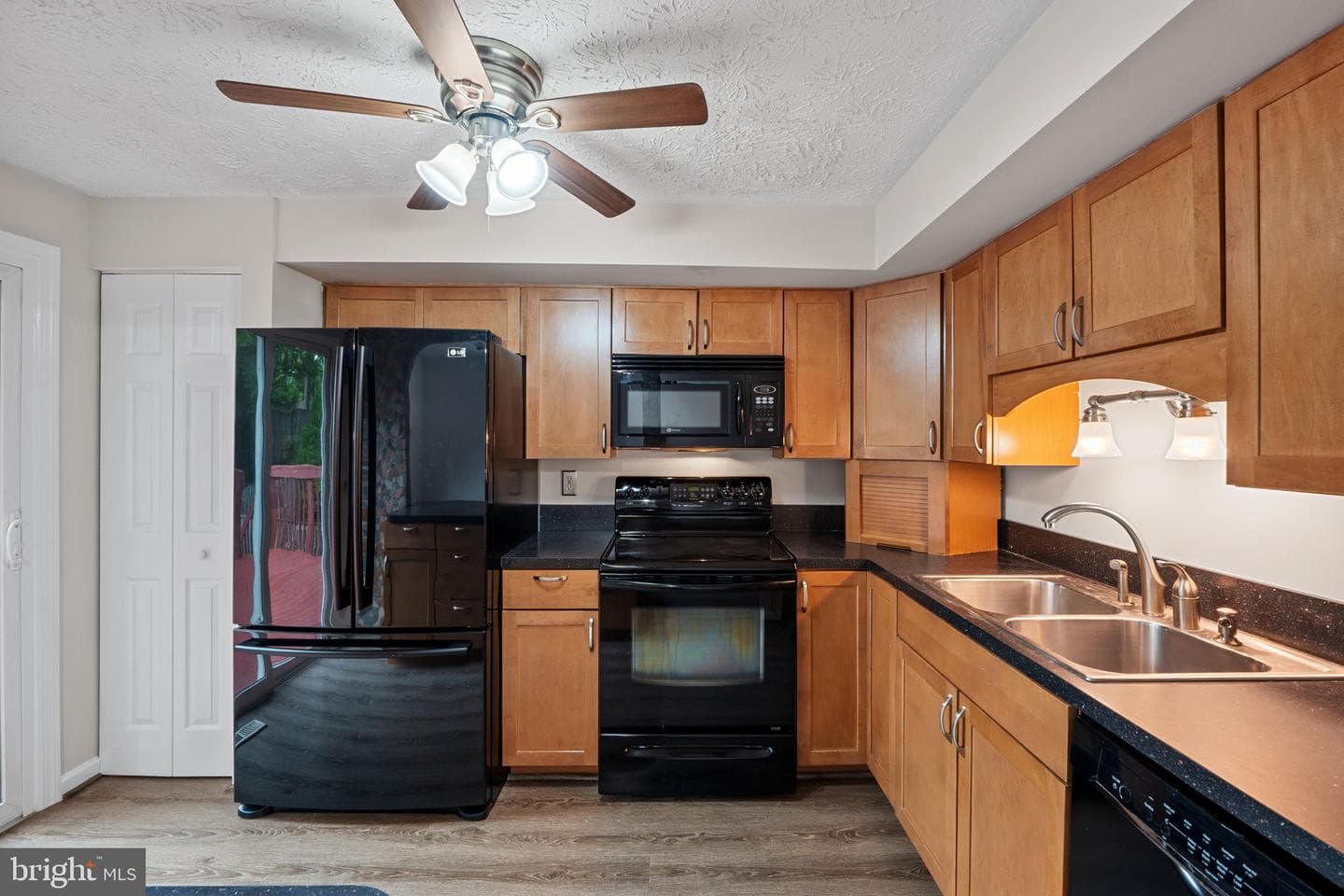 9922 Oakdale Woods Court photo 17