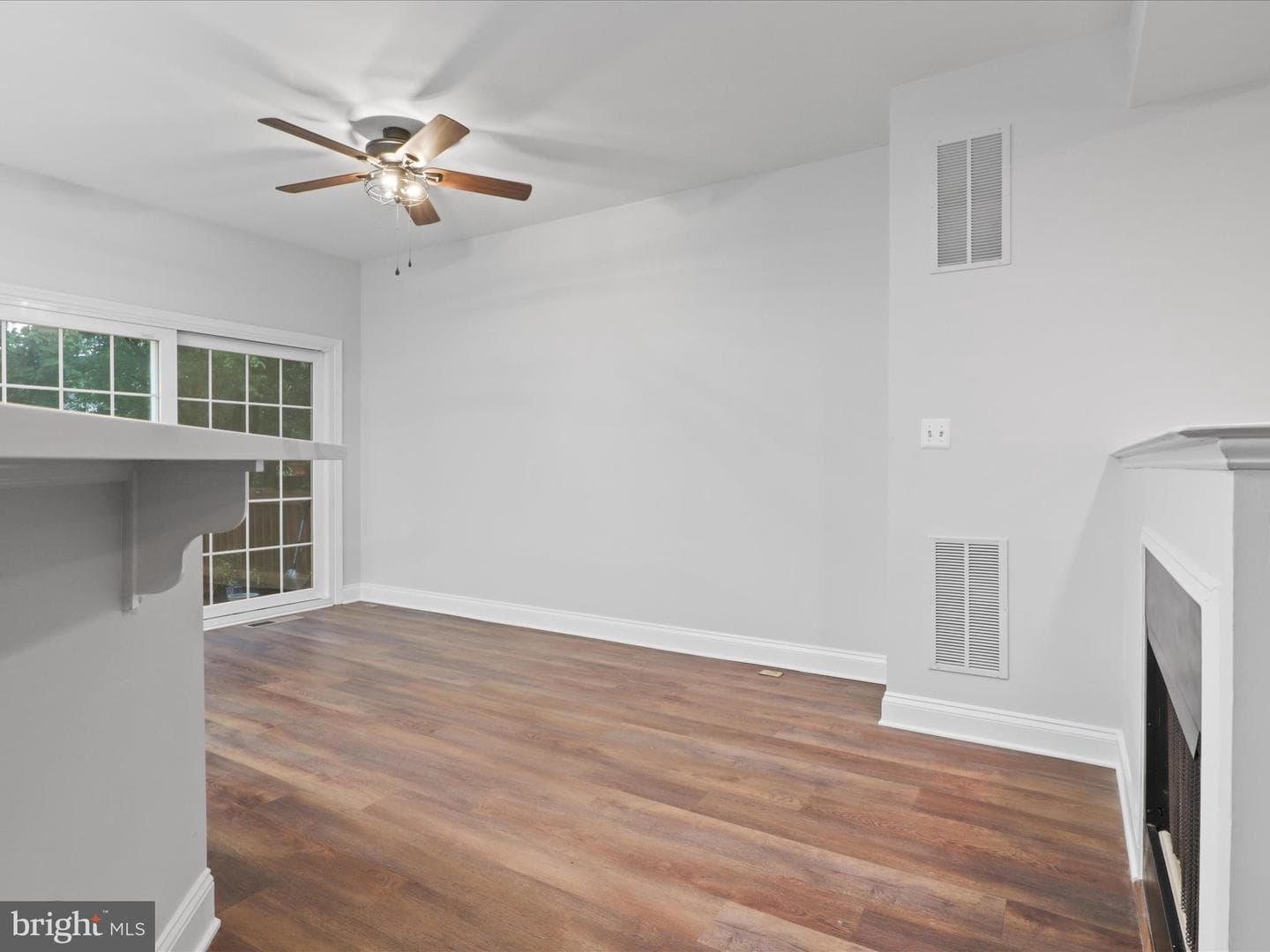 2132 Capstone Circle photo 14