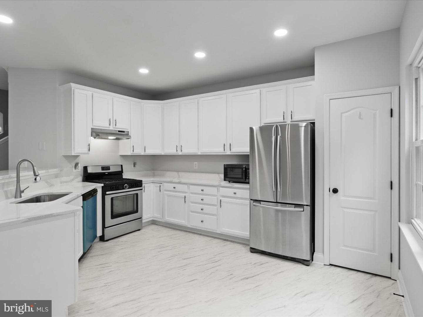 2132 Capstone Circle photo 19