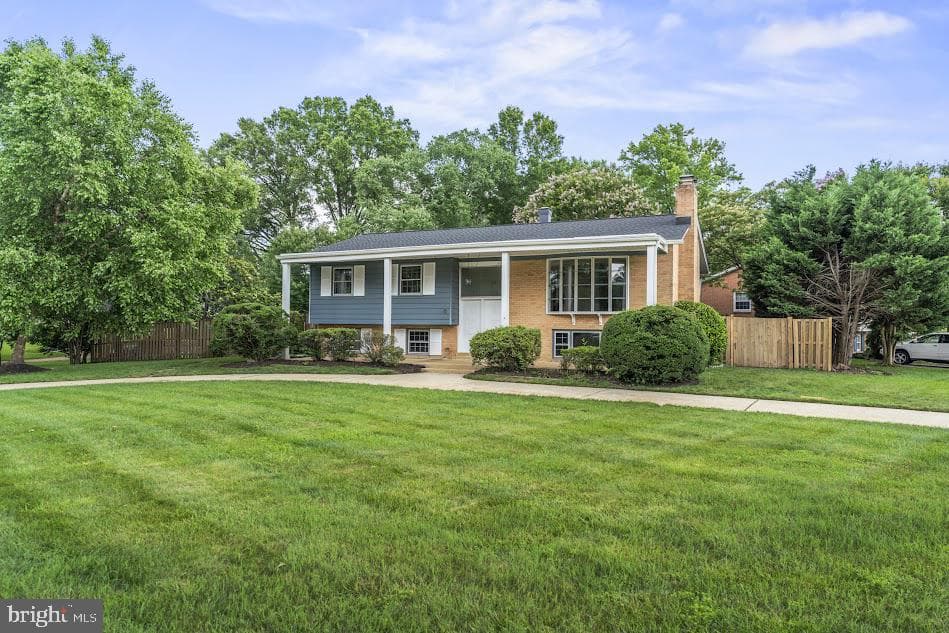 1121 Collingwood Road photo 1