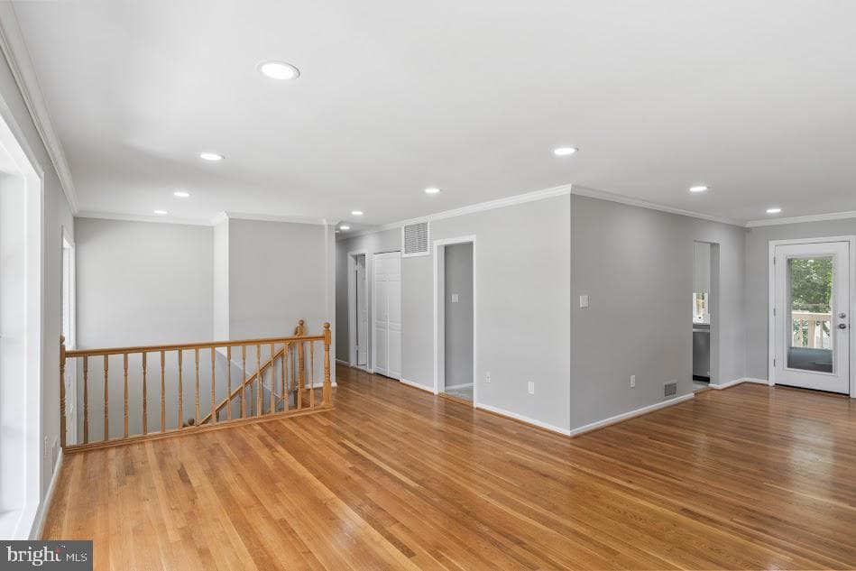 1121 Collingwood Road photo 10