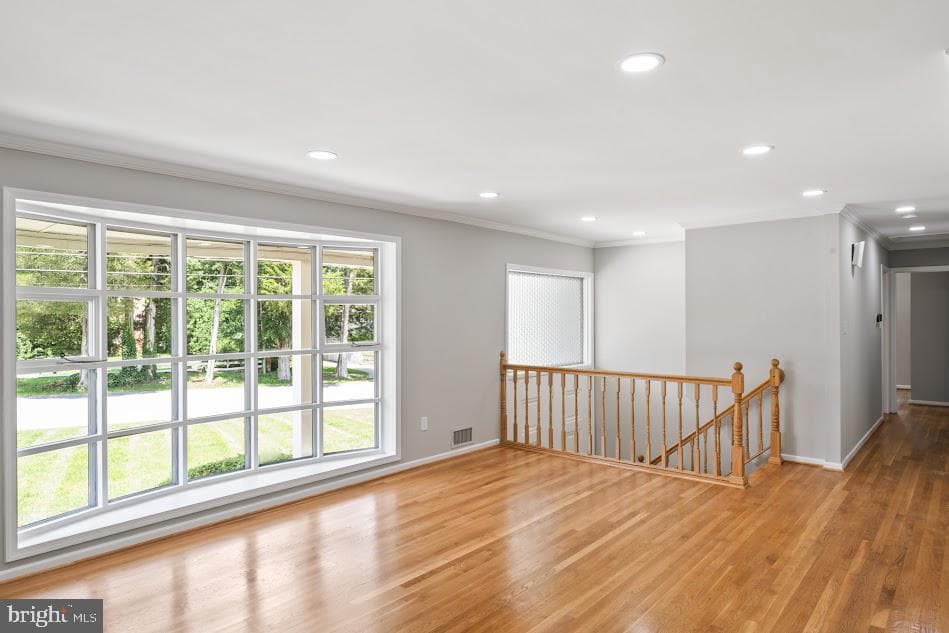 1121 Collingwood Road photo 11