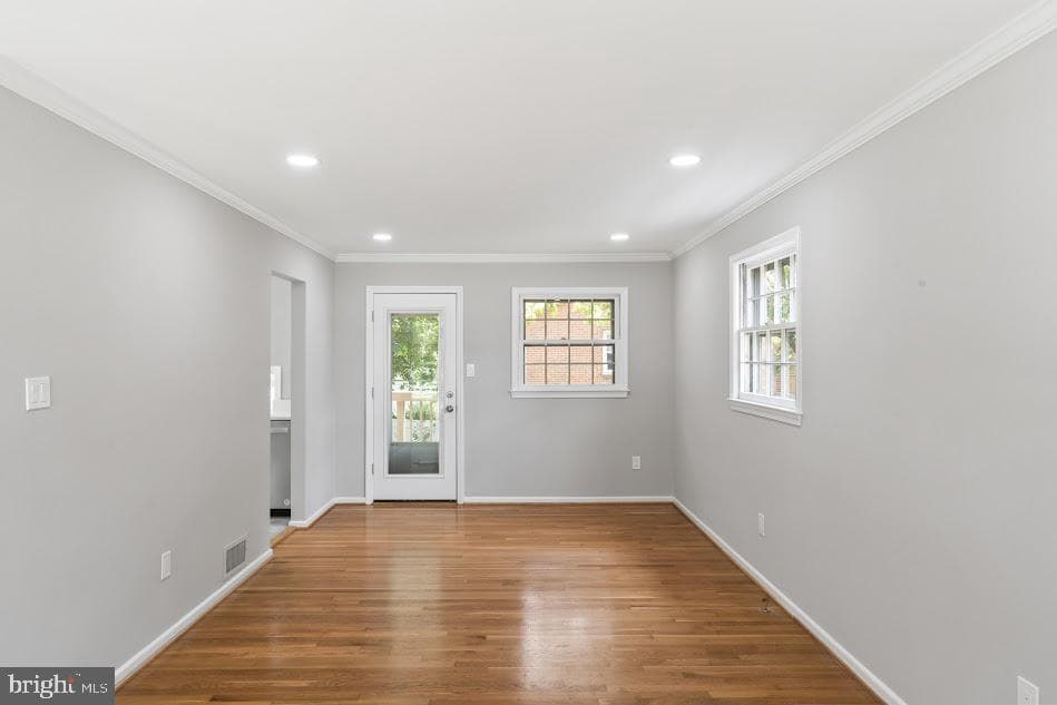 1121 Collingwood Road photo 12