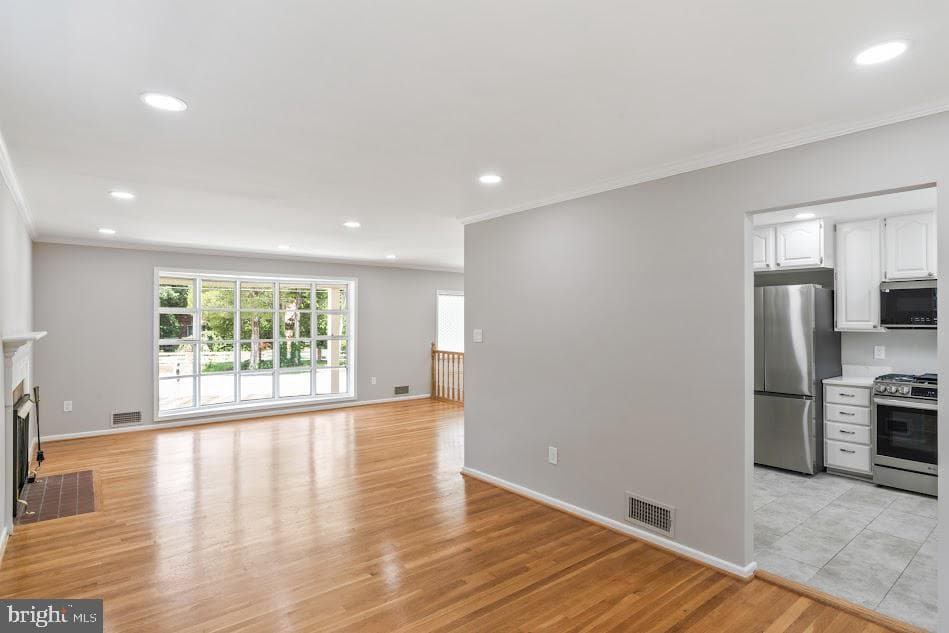 1121 Collingwood Road photo 13