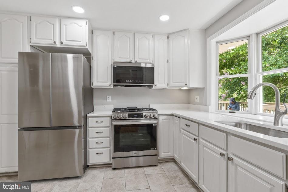 1121 Collingwood Road photo 16