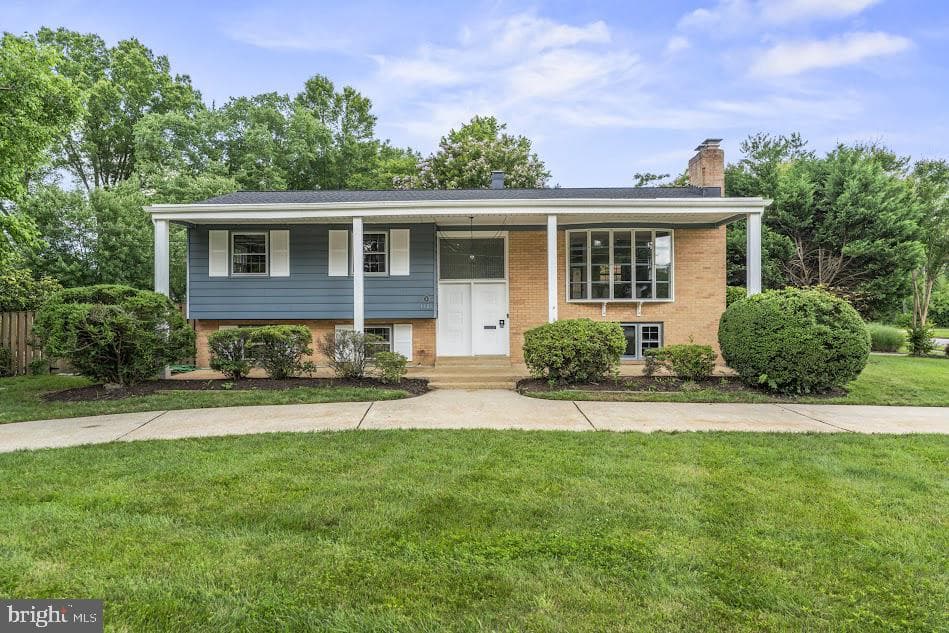 1121 Collingwood Road photo 3
