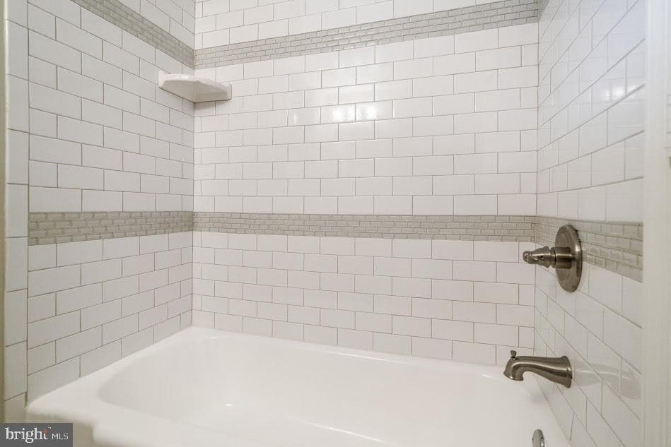 1121 Collingwood Road photo 51