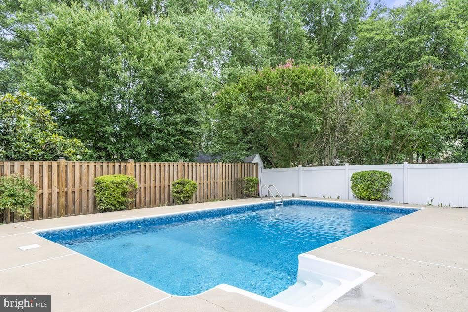 1121 Collingwood Road photo 58