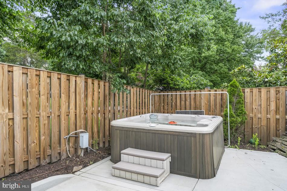 1121 Collingwood Road photo 59