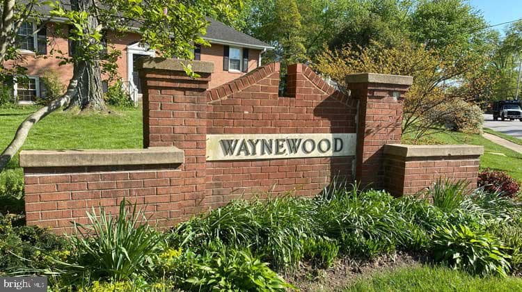 1121 Collingwood Road photo 63