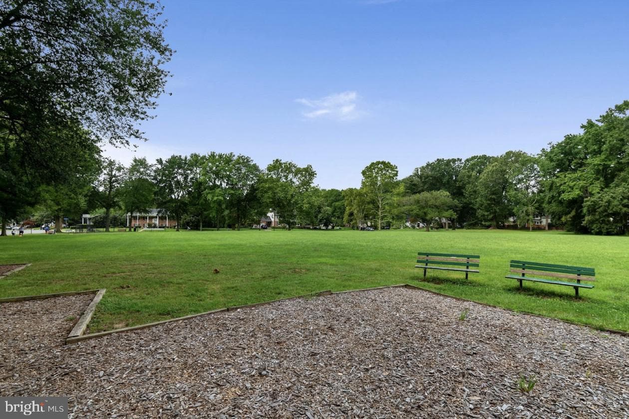 1121 Collingwood Road photo 66
