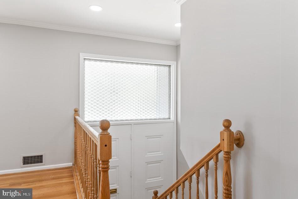 1121 Collingwood Road photo 7