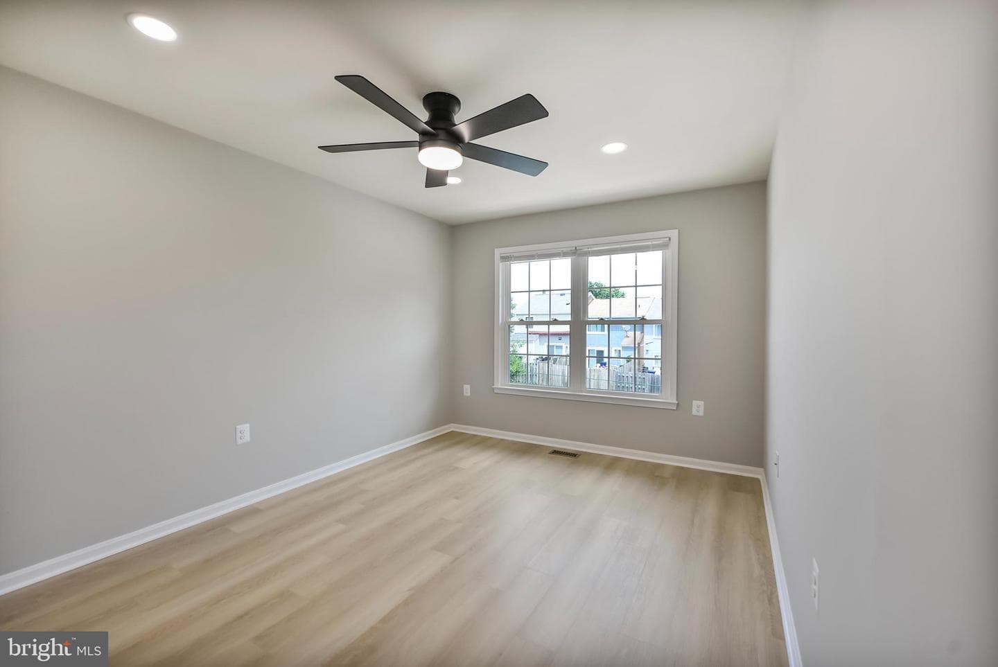 982 Branch Drive photo 10