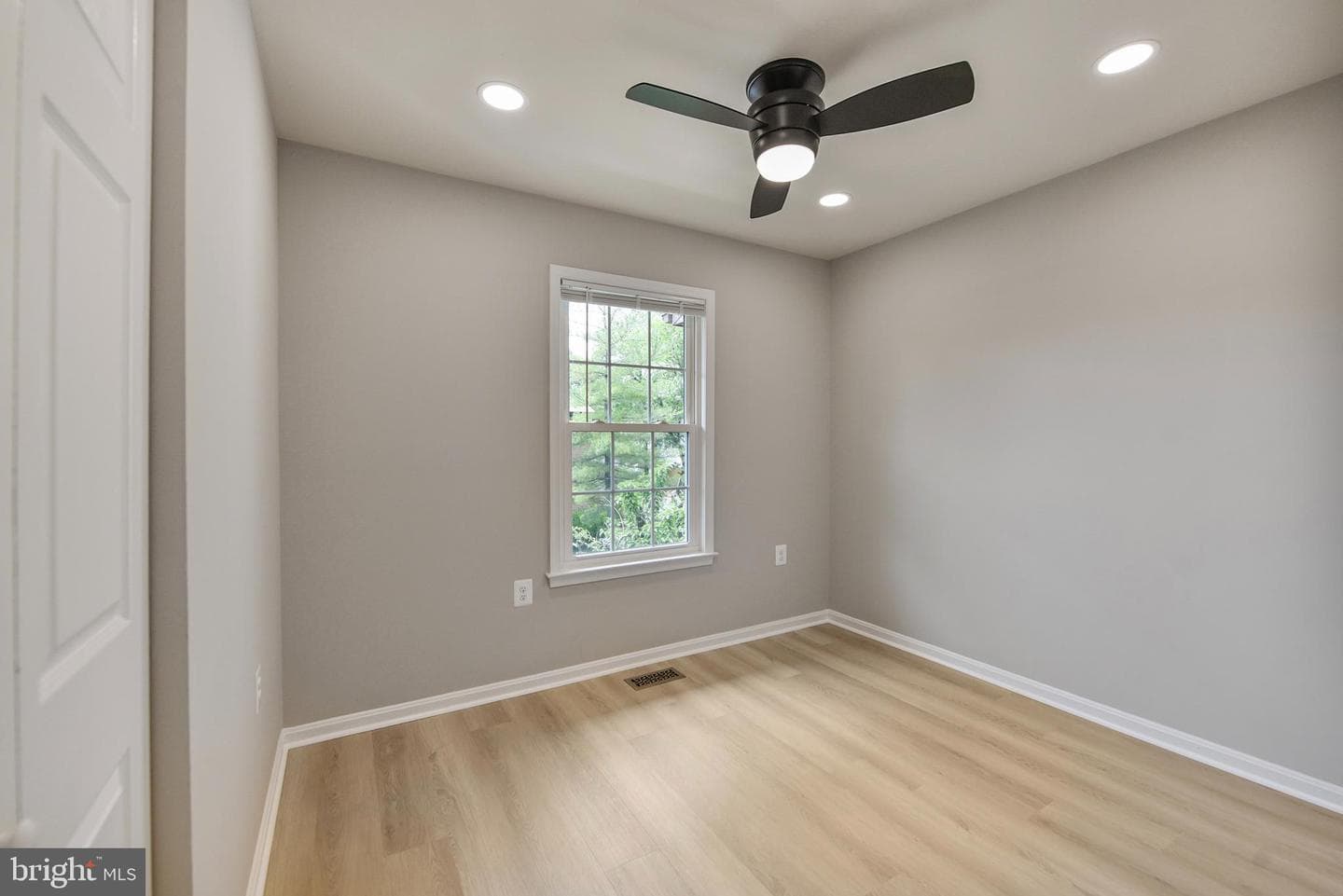 982 Branch Drive photo 14