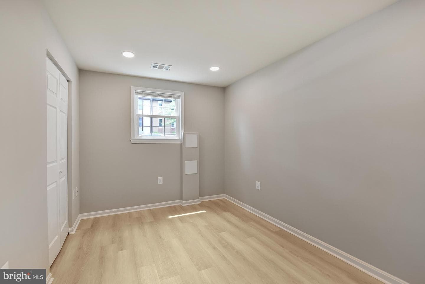 982 Branch Drive photo 18