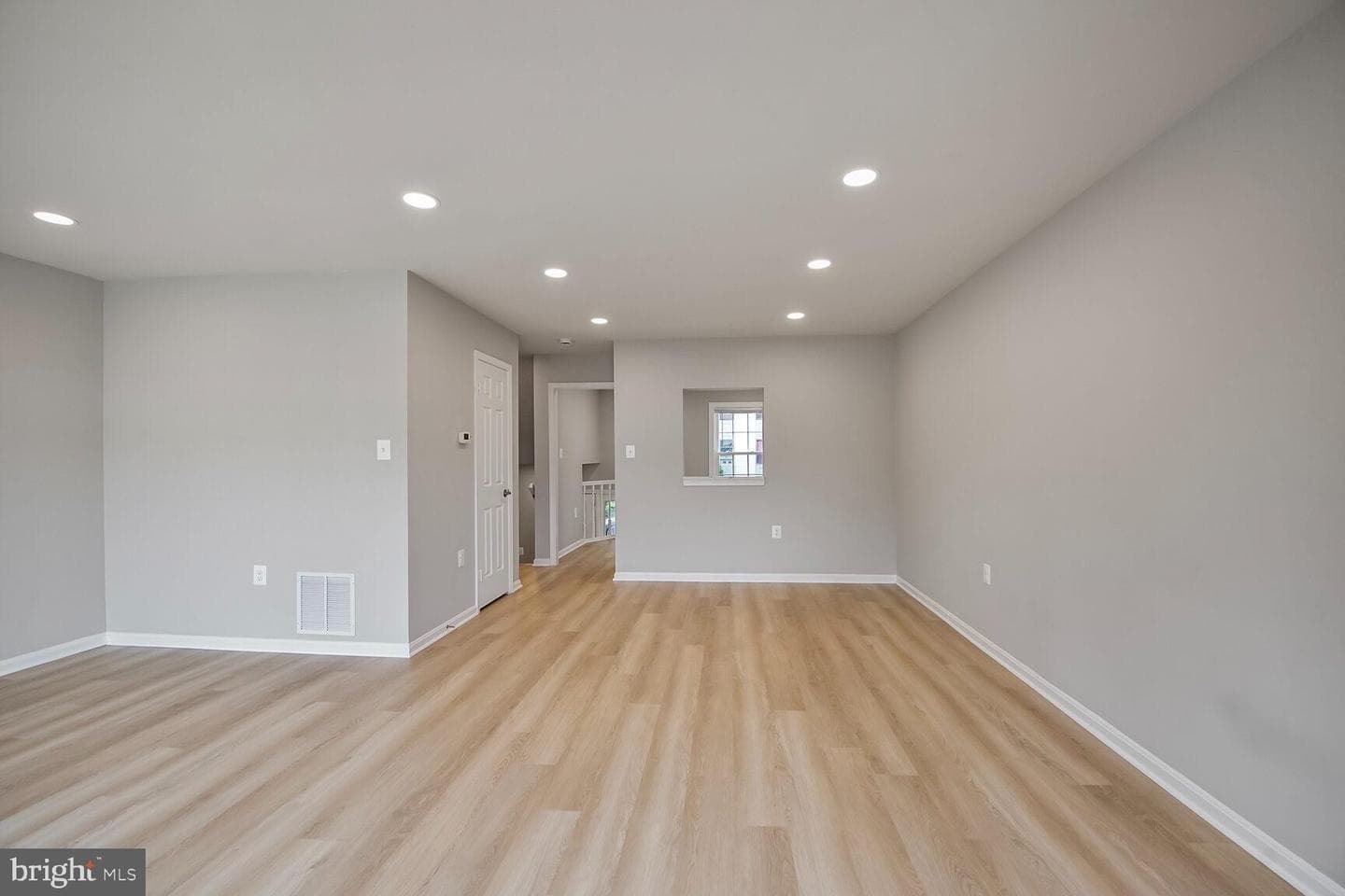 982 Branch Drive photo 2