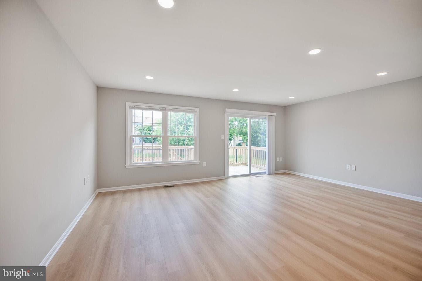 982 Branch Drive photo 3