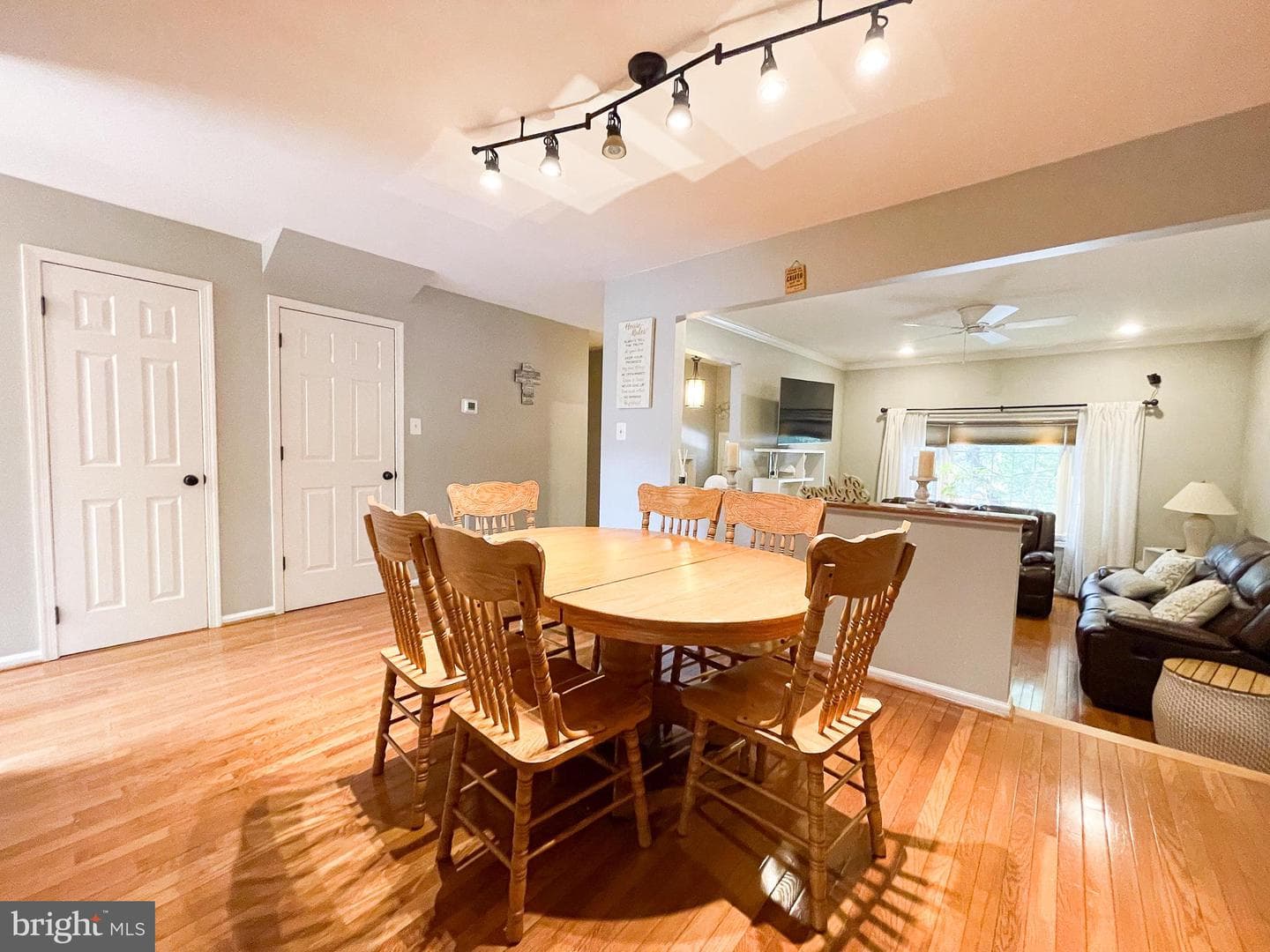 8259 Cedar Landing Court photo 11