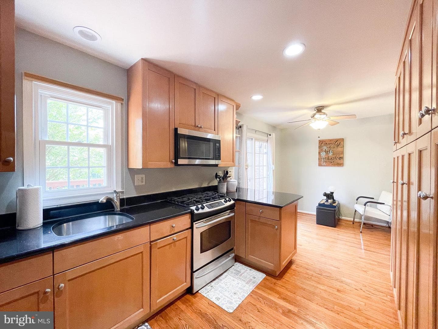 8259 Cedar Landing Court photo 12