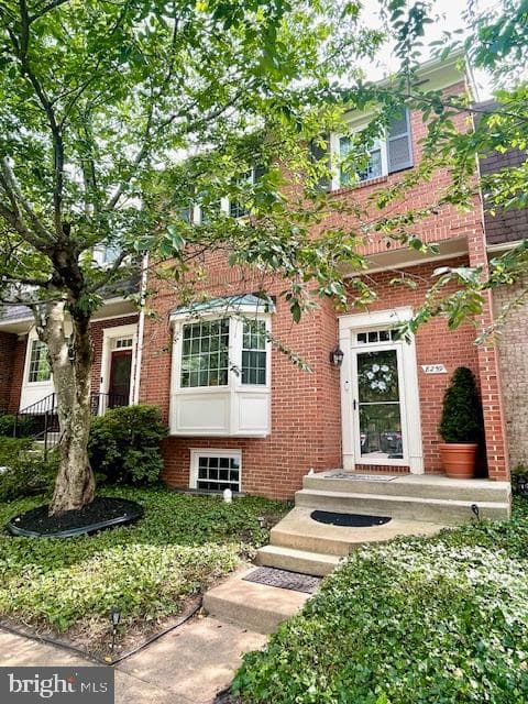 8259 Cedar Landing Court photo 2