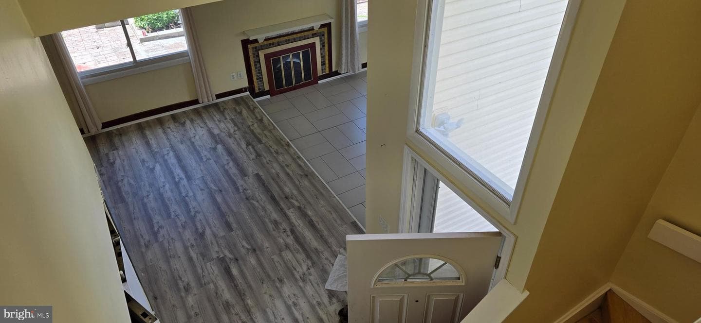 350 Juniper Court photo 16