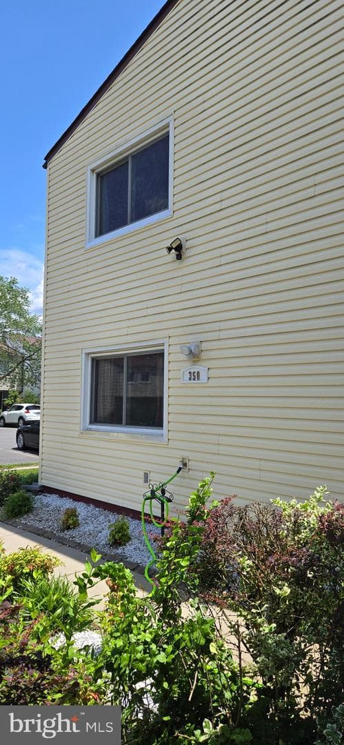 350 Juniper Court photo 3