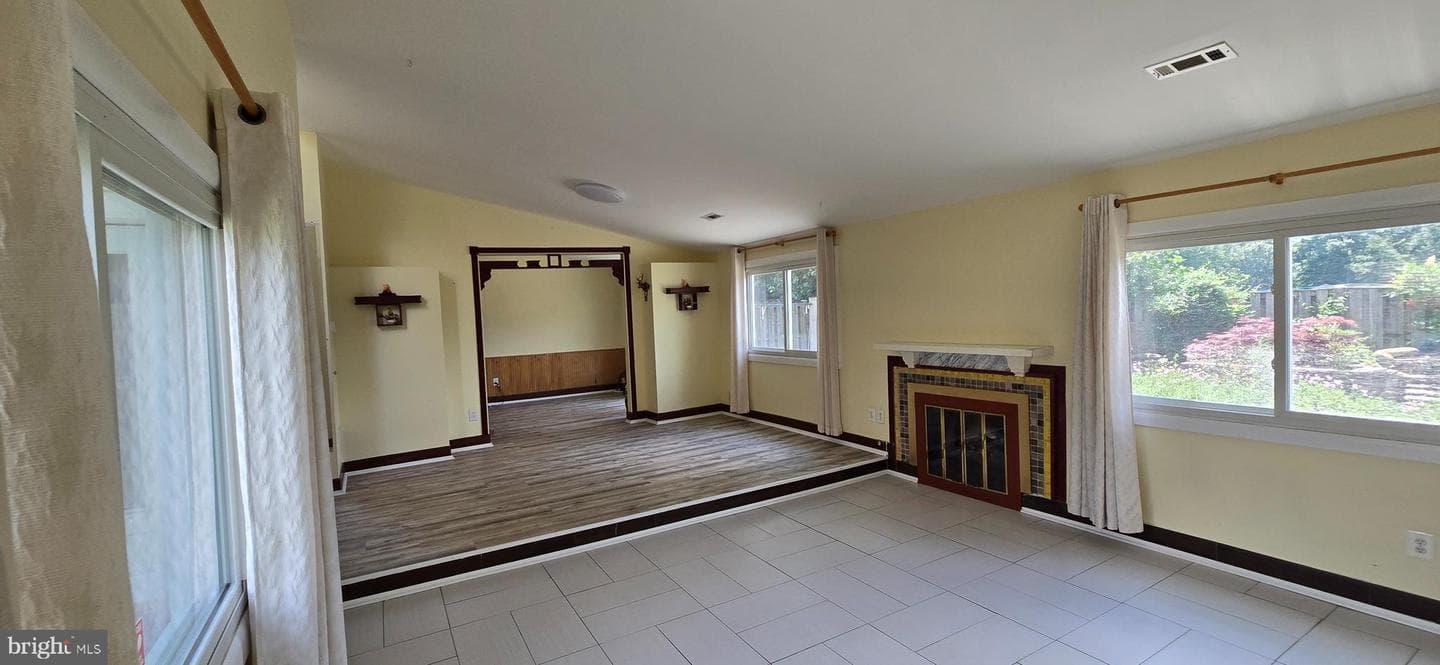 350 Juniper Court photo 32