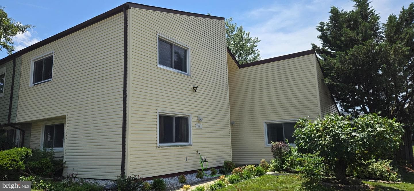 350 Juniper Court photo 4