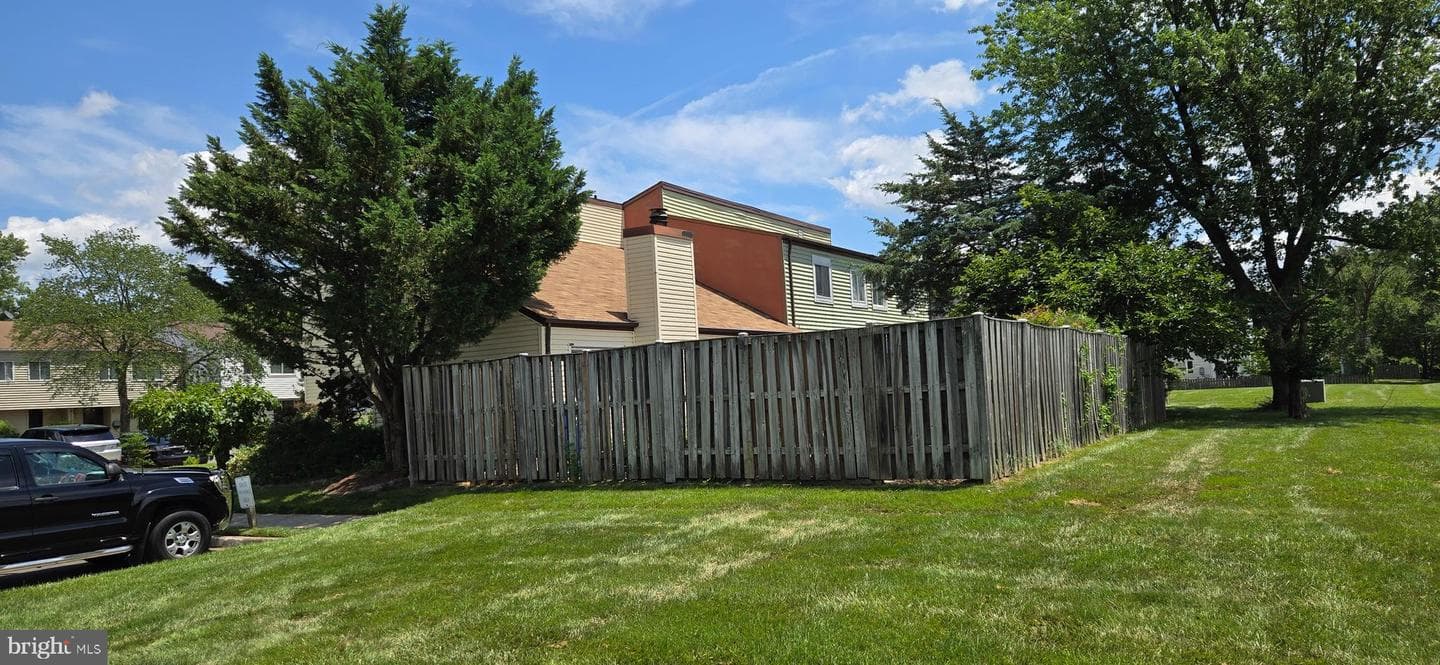 350 Juniper Court photo 47