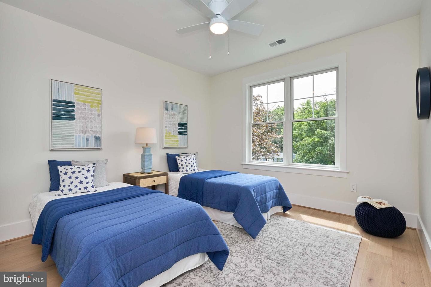 517 Walker Street SW photo 32