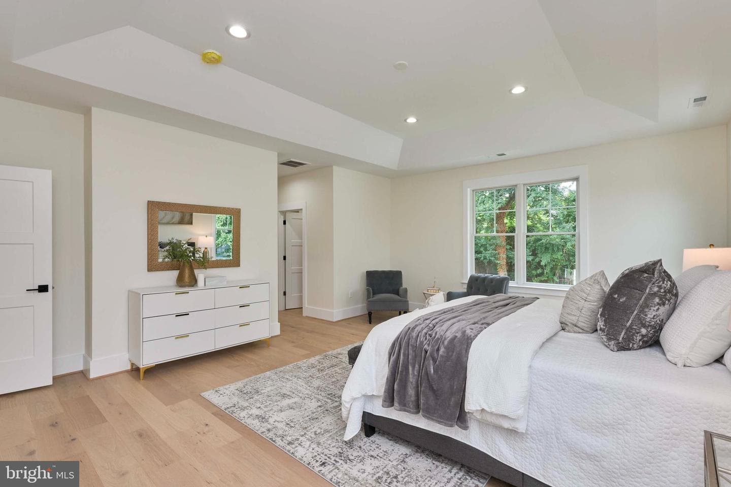517 Walker Street SW photo 36