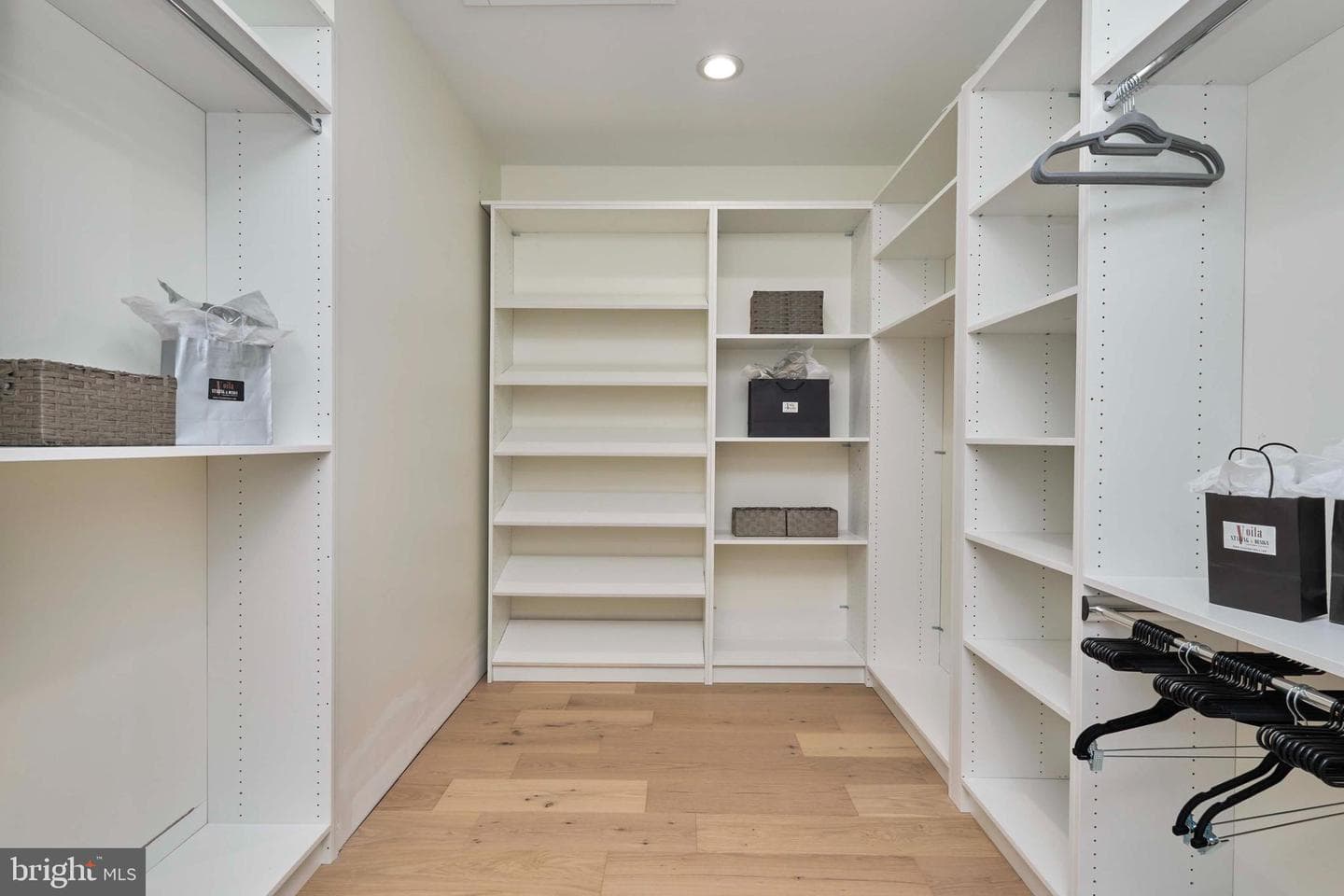 517 Walker Street SW photo 37