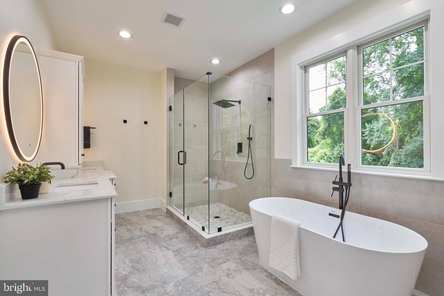 517 Walker Street SW photo 40