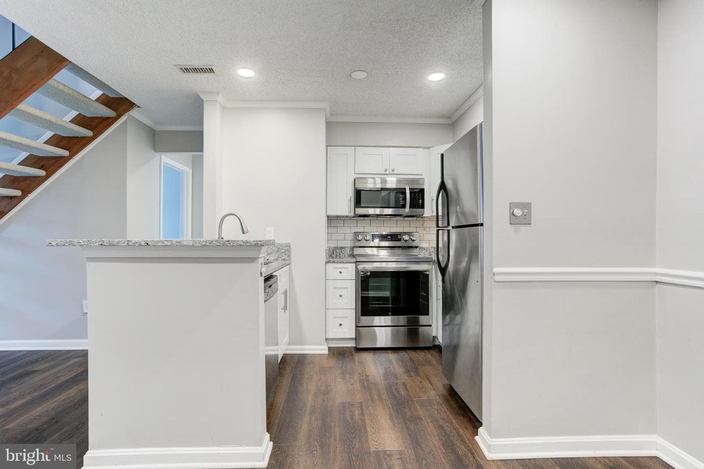6904 Mary Caroline Circle #l photo 5