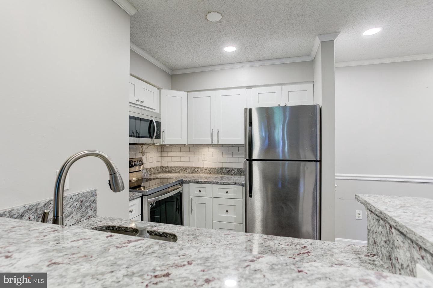 6904 Mary Caroline Circle #l photo 7
