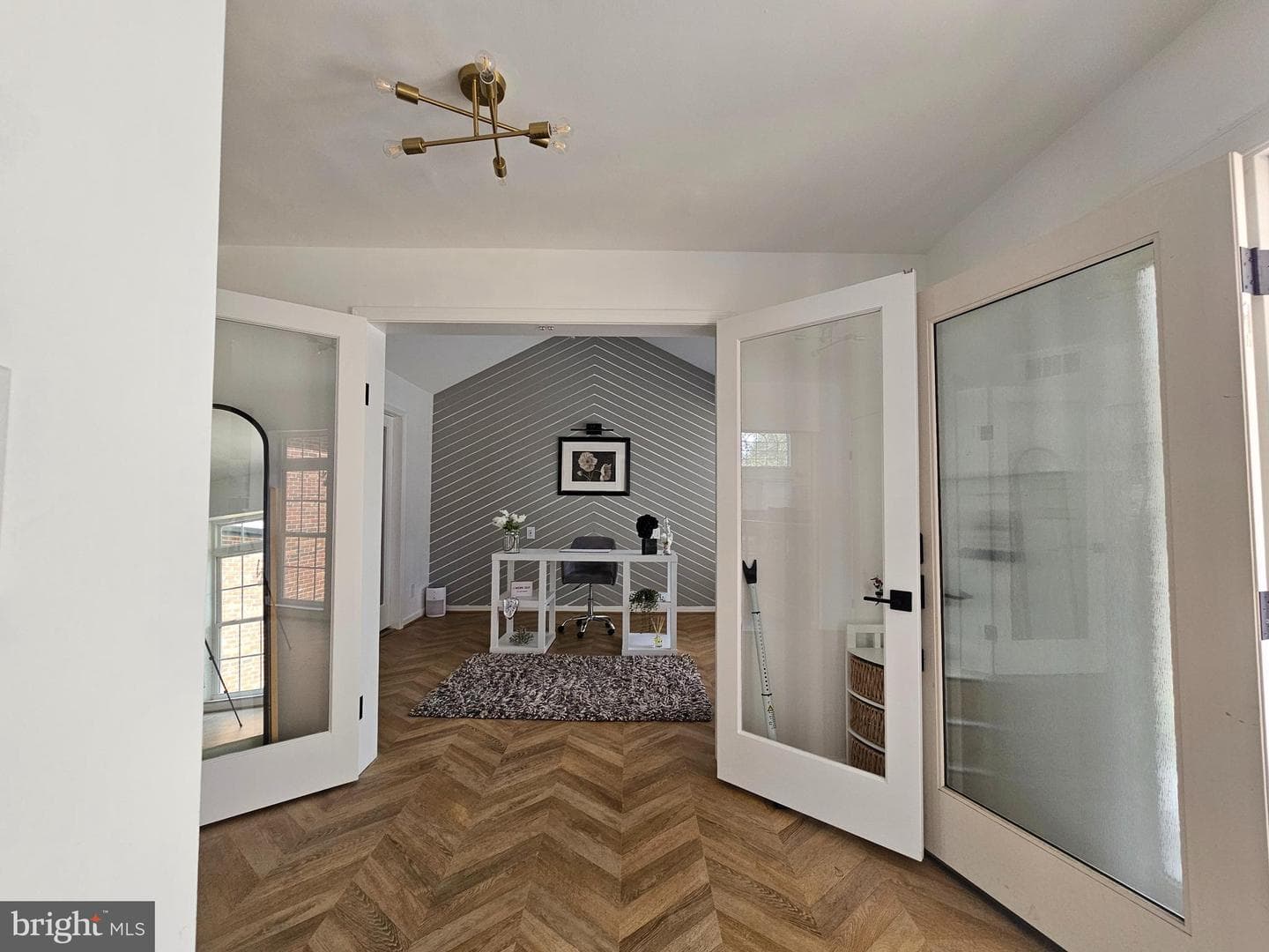 4925 Lincoln Avenue photo 4