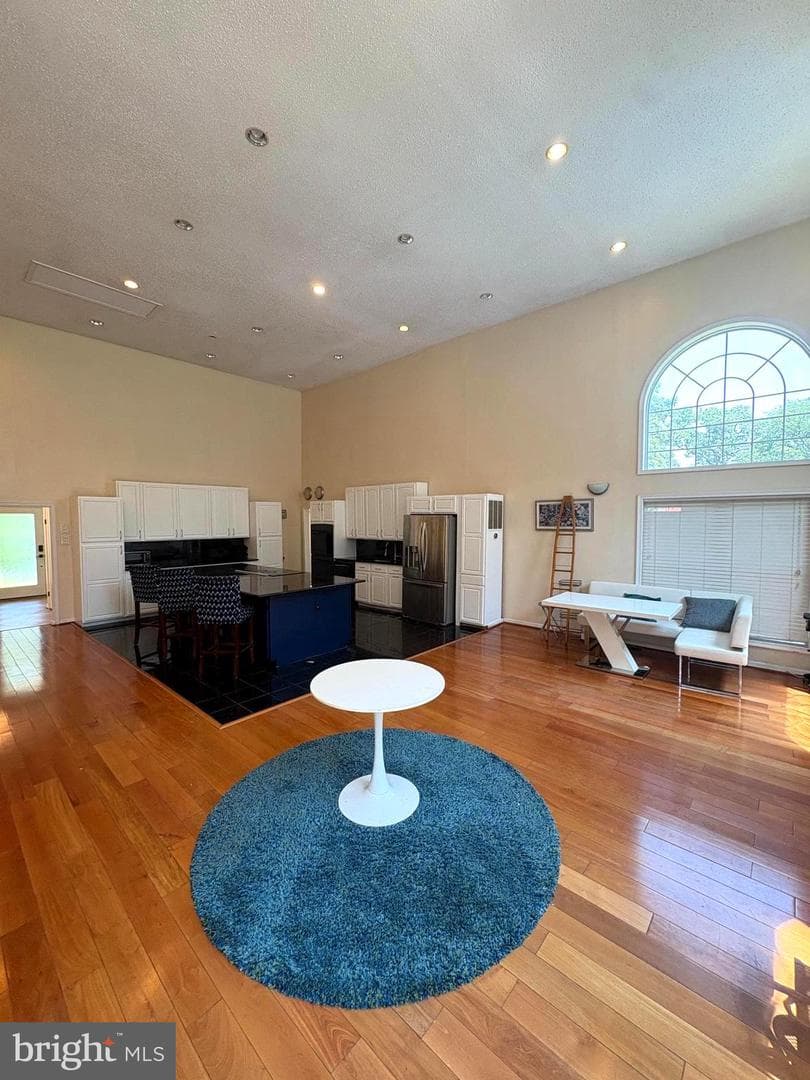 4925 Lincoln Avenue photo 7
